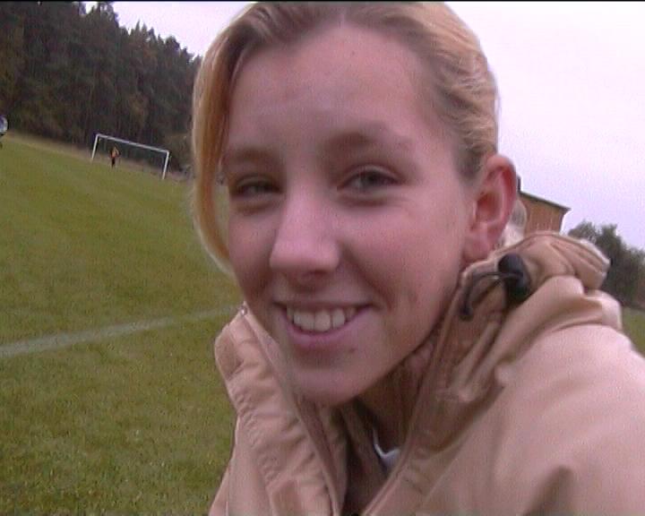 fuball-girl.jpg